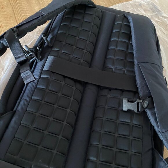 Timbuk2 Authority Laptop Backpack Deluxe -- eco black, new with tags - Picture 4 of 9